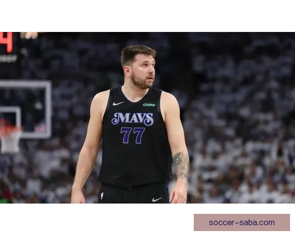 东契奇三节狂砍40分超越拉塞尔 创湖人单赛季三分新纪录 里夫斯迎重要里程碑